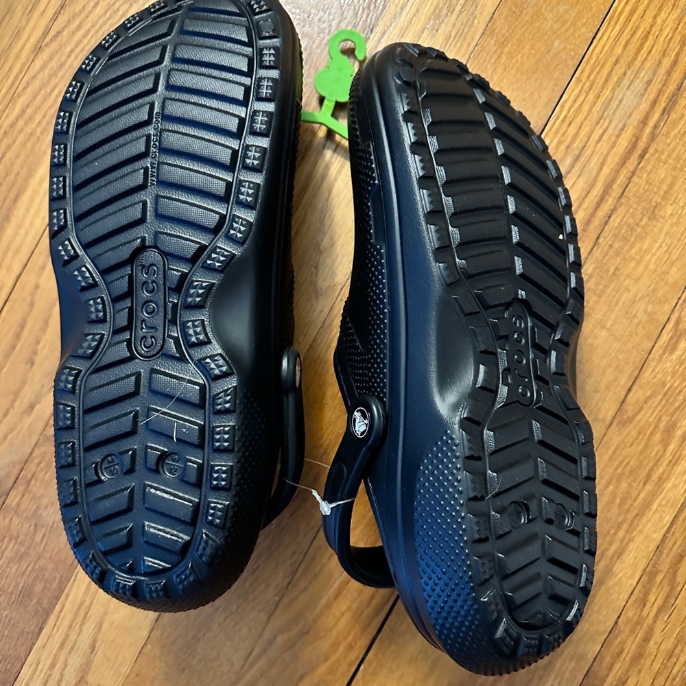 NWT Classic Lined Clog Crocs Sz 10 Black